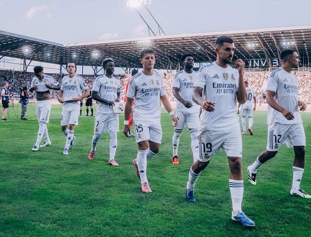 落后巴萨4分！皇马更衣室几乎绝望：翻盘希望渺茫 想要换帅